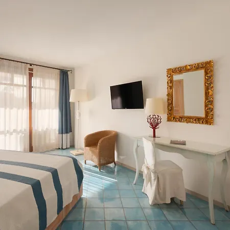 Hotel & Baia Caddinas