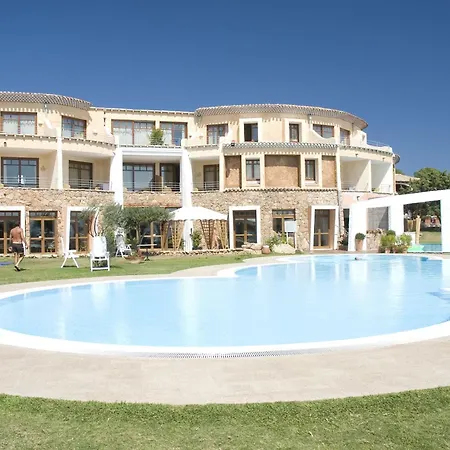 Hotel & Baia Caddinas