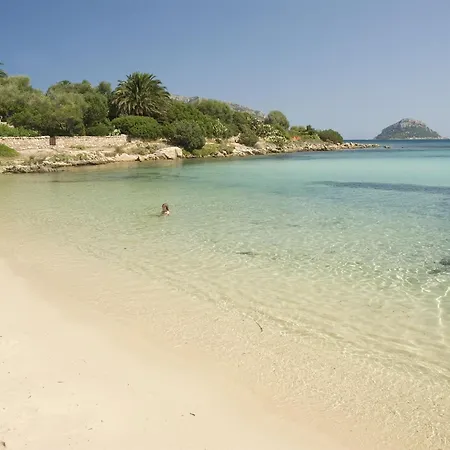 Ξενοδοχείο & Baia Caddinas
