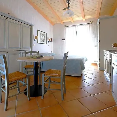 Hotel & Baia Caddinas